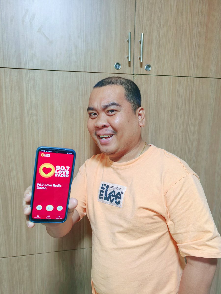 loveradiodvo's tweet photo. Pwede nyu na ming mapaminawan bisan asa sa kalibutan 😂

Download nyu na mga Kabisyo atong Love Radio App available in google playstore, apple store &amp; Gbox

Once downloaded, open nyu ang app then click the small radio choose the province station Love Radio Davao

#LoveRadioDavao https://t.co/XGvpRDodH8