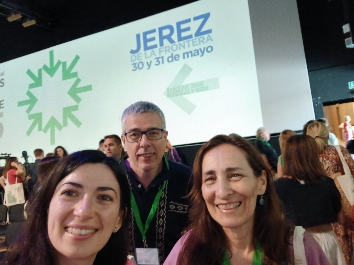 XIII Congreso Internacional de Comunidades de Aprendizaje. Con el <a href="/CEPdeJEREZ/">CEP de Jerez</a> .Fabulosa organización. Estupendo ampliar redes.  
<a href="/CEPdeSevilla/">CEP de Sevilla</a>