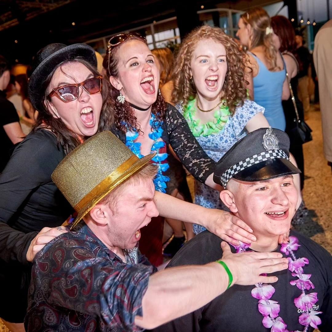 EHCleeds's tweet photo. 🎉Year 13 Prom - Friday 20 June 2025  🎉
Tickets are on sale now in the college store, or use your Raise Your Grade Points
🎟️Tickets: £35 / 65 RYG points
📍Venue: Fearns, Leeds Dock 
🪩Don't miss out: https://t.co/8TuVjKVPcZ https://t.co/VyFlsNoz26