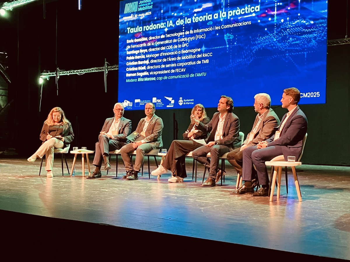 🗣️ Ramon Sagalés, vicepresident de FECAV: “Les empreses hem de protegir molt bé les dades abans d’aplicar la IA”

📍Jornada Catalana de la Mobilitat 2025

#FECAV #viatgemjunts #viajamosjuntos #JCM2025