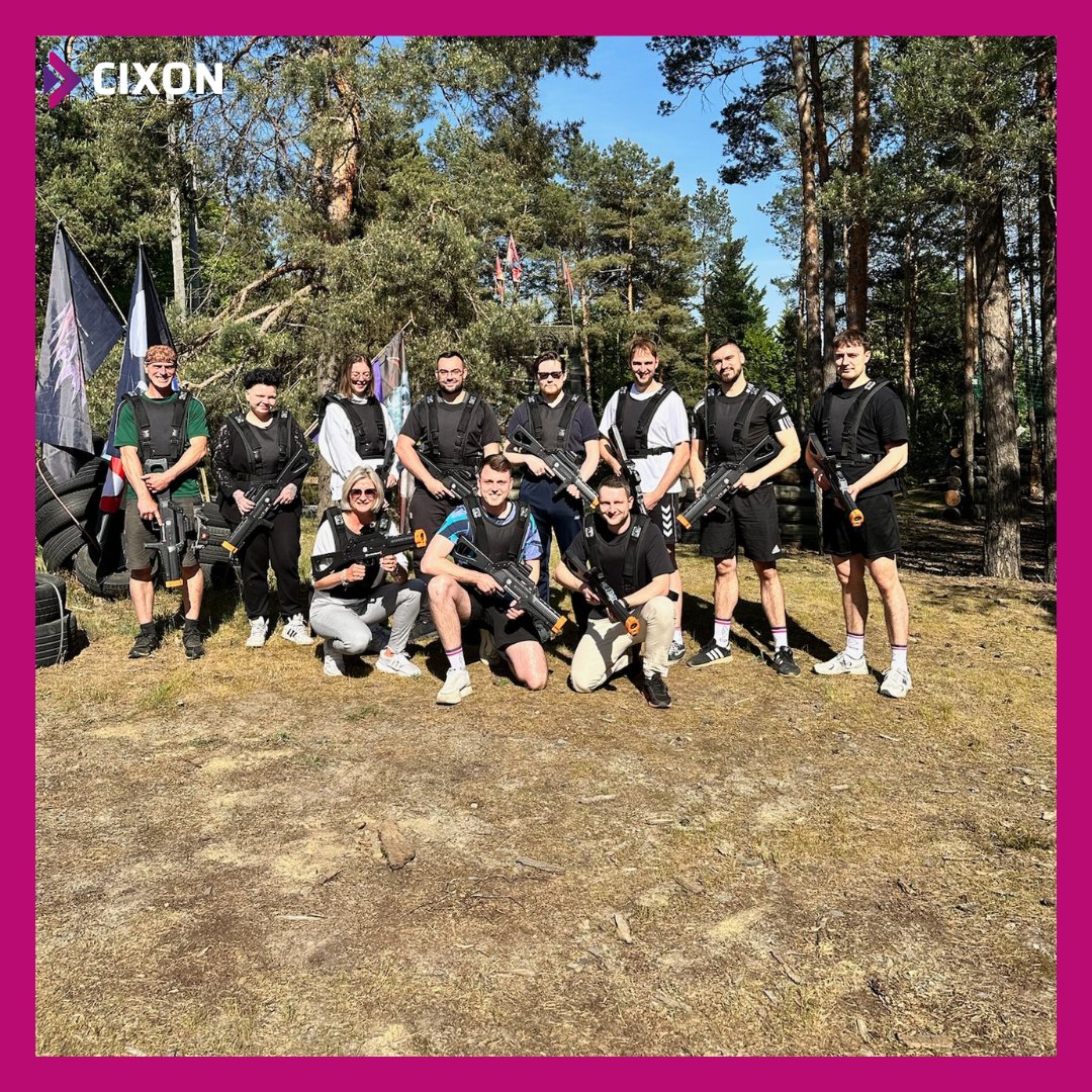 CIXON_de's tweet image. Offsite 2025 = Team, Talks &amp;amp; Treffsicherheit 🎯

Mit @HubSpot im Refugium Lausitzer Seenland: Workshops, Lasertag, Wasserski, Bogenschießen – und natürlich Kartfahren!
🏁 Sieger: Dominik Märtzke – unsere Kart-Legende!

#offsite2025 #hubspotlove #workhardplayhard