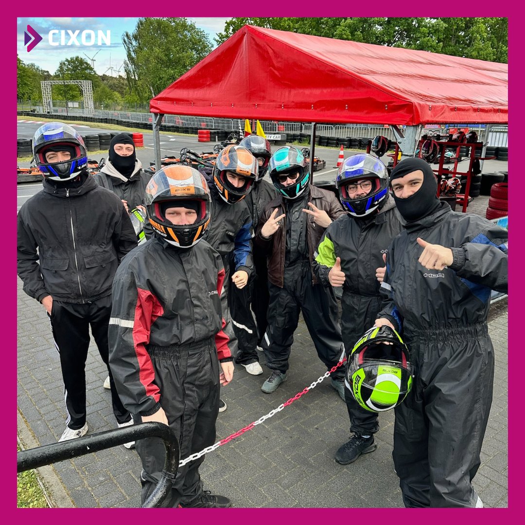CIXON_de's tweet image. Offsite 2025 = Team, Talks &amp;amp; Treffsicherheit 🎯

Mit @HubSpot im Refugium Lausitzer Seenland: Workshops, Lasertag, Wasserski, Bogenschießen – und natürlich Kartfahren!
🏁 Sieger: Dominik Märtzke – unsere Kart-Legende!

#offsite2025 #hubspotlove #workhardplayhard
