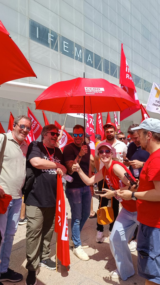 CCOOenRED's tweet photo. Hoy con @CCOOGrupoRepsol  para exigir que @Repsol cumpla lo pactado @industriaccooma @Industria_CCOO https://t.co/gbpYjZVFJV