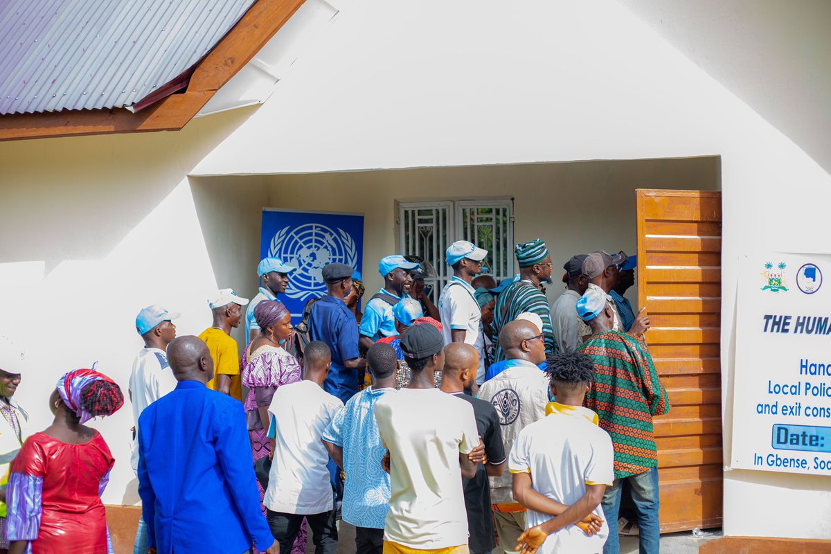 Thrilled to hand over new facilities to the dedicated communities of Soa, Gbense, and Kamara Chiefdoms in Kono district. This Human Security Project with <a href="/UNDPSierraLeone/">UNDP in Sierra Leone</a> &amp; <a href="/FAOSierraLeone/">FAO in Sierra Leone</a>, funded by <a href="/UNhumansecurity/">UN Human Security</a>, will boost peace, security, resilience, and wellbeing.