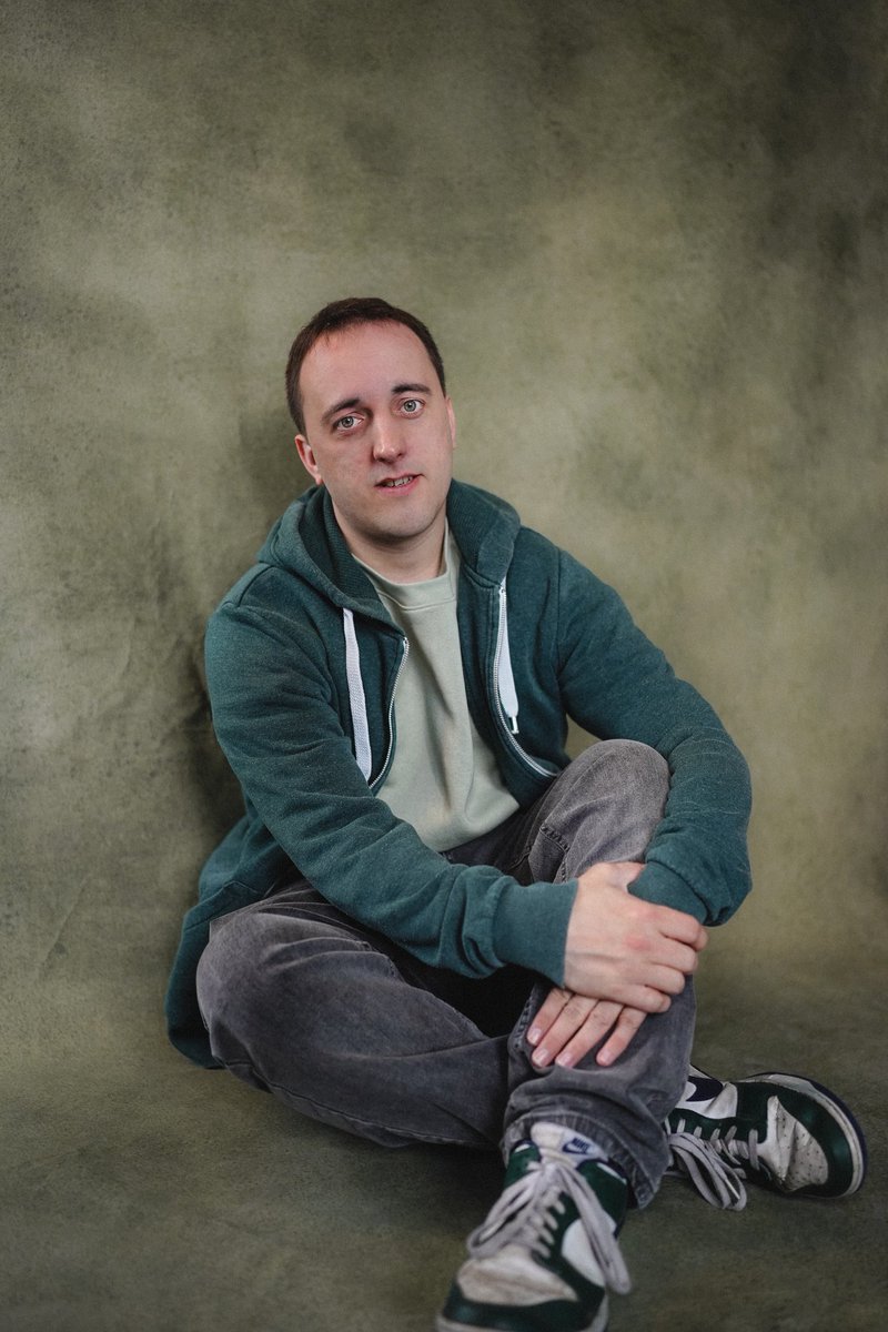 Kieran_Rose's tweet photo. NEW Headshots for 2025! Thanks to the team at VRC Studios! https://t.co/J7PfUMXOgr