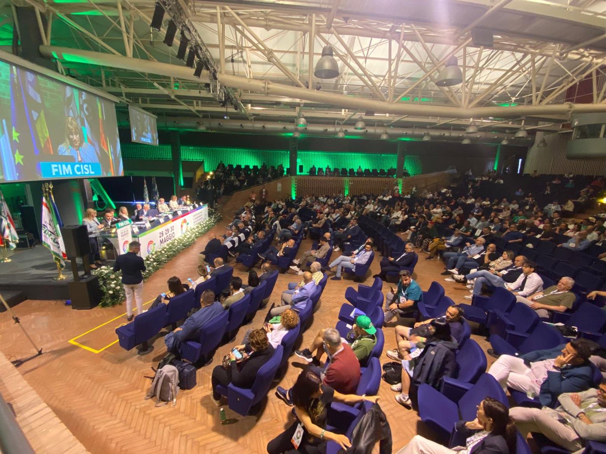 #DanielaFumarola a Napoli: “Grazie a tutta la comunità della Fim Cisl per l’energia e l’impegno con cui sta portando avanti tante durissime battaglie su diversi fronti a partire da quello contrattuale, ma anche di interi settori industriali alle prese con grandi processi di