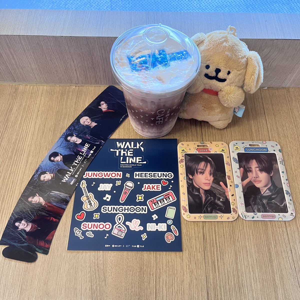 only_cchu's tweet photo. คือแบบมานฟิรอ่ะ Dark Moon Cocoa อร่อยมาก! แล้วนี่เดินเข้าไปตอนร้านเปิดเพลง shout out พอดีอ่ะล้านฟิรรรรร❤️🥺🤟🏻
#Turtleshop #TurtleCafe #ENHYPEN #엔하이픈 #ENHYPENDrinks https://t.co/JN7urgZB4i