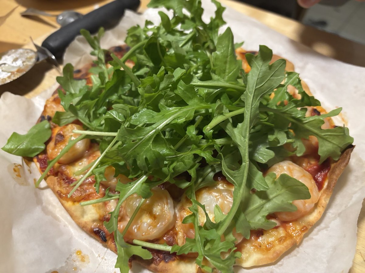 MSinAus's tweet photo. 今晩は息子のリクエストでPizza night! 
いろいろ作ったけど、えび+ロケット、コーンマヨネーズベーコンが美味しかった😋 https://t.co/5UpQSTxirP