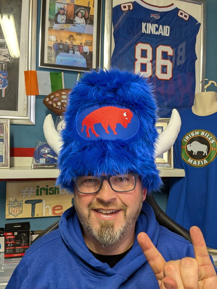 Welcome to the club Trevor! The first hat delivered to County Mayo in Ireland  #GoBills  #irishbillsmafia