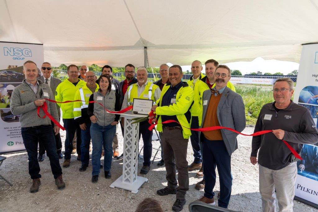 nsgpilkington's tweet photo. NSG Group is pleased to announce its newest 2.0 MWp #photovoltaic solar array at its Ottawa facility, Illinois USA which will supply about 3.9 GWh’s of renewable electricity annually.
#renewableenergy #solararray #decarbonization
1/2 https://t.co/iwF8tsM3Wm