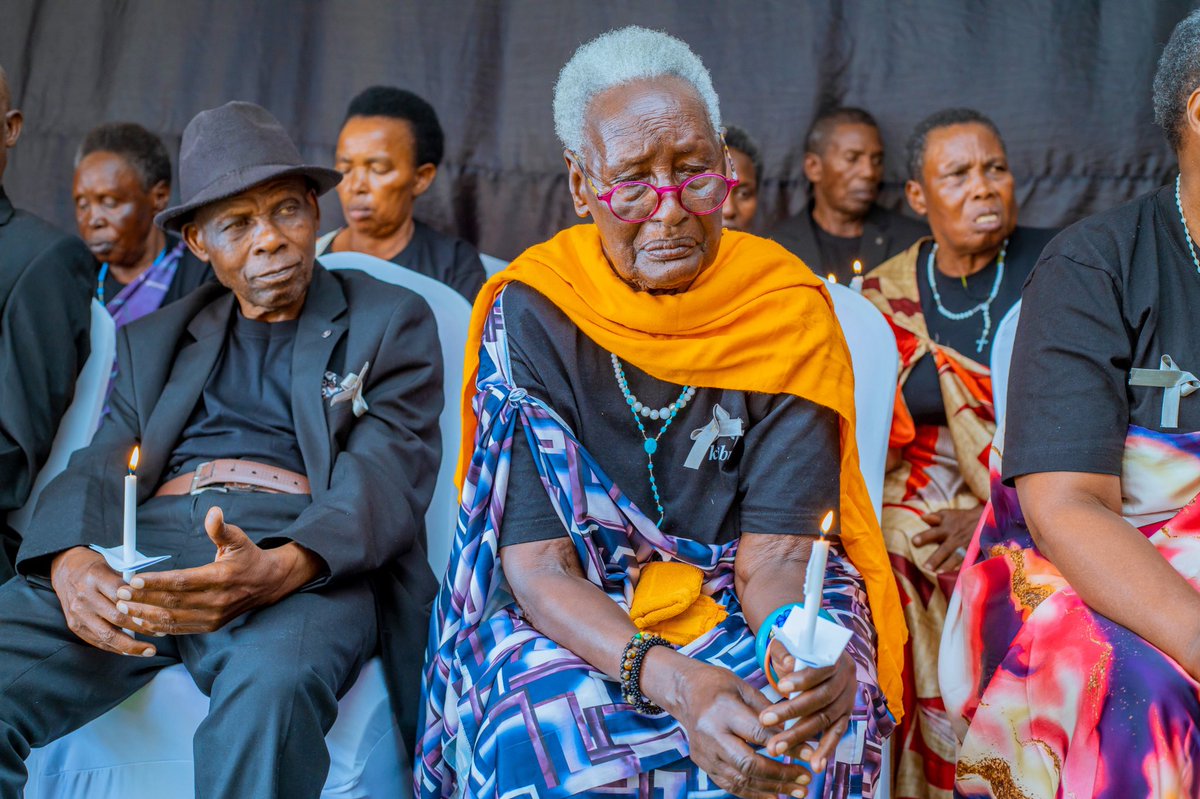 Unity Club (@unityclubrw) on Twitter photo Kuri uyu wa 30 Gicurasi 2025, <a href="/NyanzaDistrict/">Nyanza District</a>, Umuryango Unity Club Intwararumuri, wifatanyije n'Ababyeyi b'Intwaza mu rugo rw'Impinganzima ya Nyanza Kwibuka ku nshuro ya 31, imiryango yabo yishwe muri Jenoside yakorewe Abatutsi. Turibuka abantu 527 bari bagize imiryango Kuri uyu wa 30 Gicurasi 2025, <a href="/NyanzaDistrict/">Nyanza District</a>, Umuryango Unity Club Intwararumuri, wifatanyije n'Ababyeyi b'Intwaza mu rugo rw'Impinganzima ya Nyanza Kwibuka ku nshuro ya 31, imiryango yabo yishwe muri Jenoside yakorewe Abatutsi. Turibuka abantu 527 bari bagize imiryango