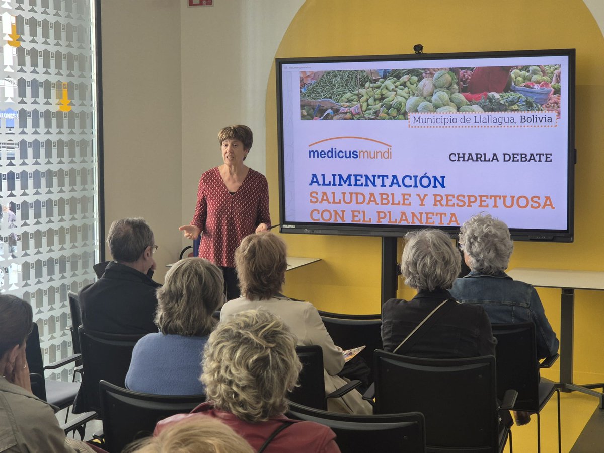 🍅🥬Cuando un #mercado se convierte en aula, en puente y en altavoz…
Un viaje desde #Pamplona hasta #Bolivia, lleno de historias reales, reflexión colectiva y compromiso con una #alimentación que cuide de las personas y del planeta.🌎

¿Te lo perdiste? 👇
lasaludunderecho.es/2025/05/29/mer…
