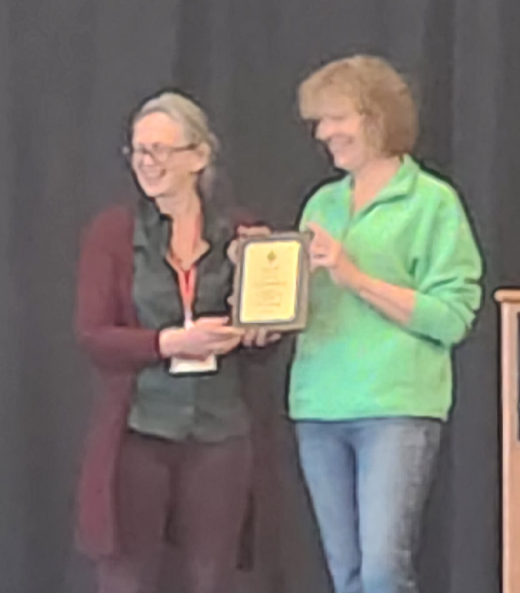 Congrats to Dr. Rozalyn Anderson, recipient of the 2025 Denham Harman Award for excellence in #AgingResearch!
Thank you to Awards Chair Dr. Holly Brown-Borg for her leadership.
#AGEAnnualMeeting2025 #Geroscience #HealthyAging