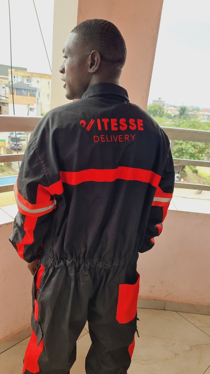 vitessedelivery's tweet photo. 🚀 New week, full speed!
The Vitesse team is geared up &amp; ready to deliver 💼📦
Need it fast? 
📲 Download the app now
📞 +237 656 900 577 | WhatsApp: +237 682 830 388
#VitesseDelivery #MondayMotivation #FastDelivery #DoualaVibes #TeamInAction #UrbanLogistics #StartYourWeekRight https://t.co/lpm68B1fE5