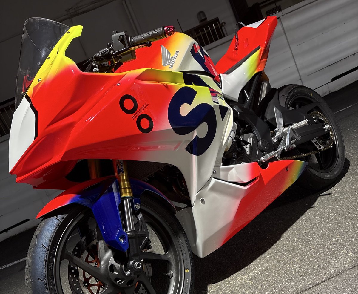 GARAGESHANTI's tweet photo. ☘️Design Wrapping☘️
HONDA CBR250RR

"もて耐"桜井ホンダチームのCBR250RRのデザインラッピングを今年も担当させていただきました🙃

今週末のレースは…雨予報ですが…無事に完走願っております😚✌️

https://t.co/mezbUobtnM https://t.co/UXmz8oZ6Va