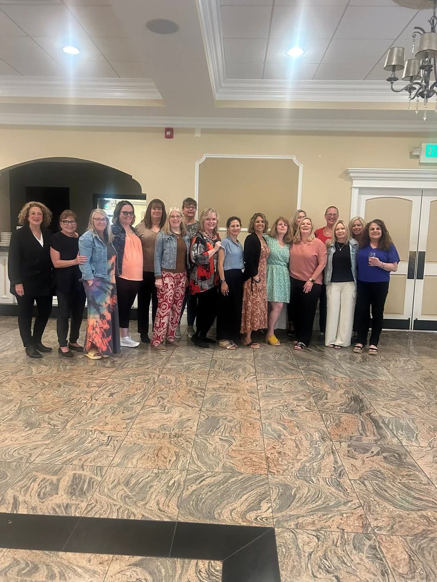 KayRed04's tweet image. Celebrating a legend!  We love ya Vina!  Happy Retirement 🎊