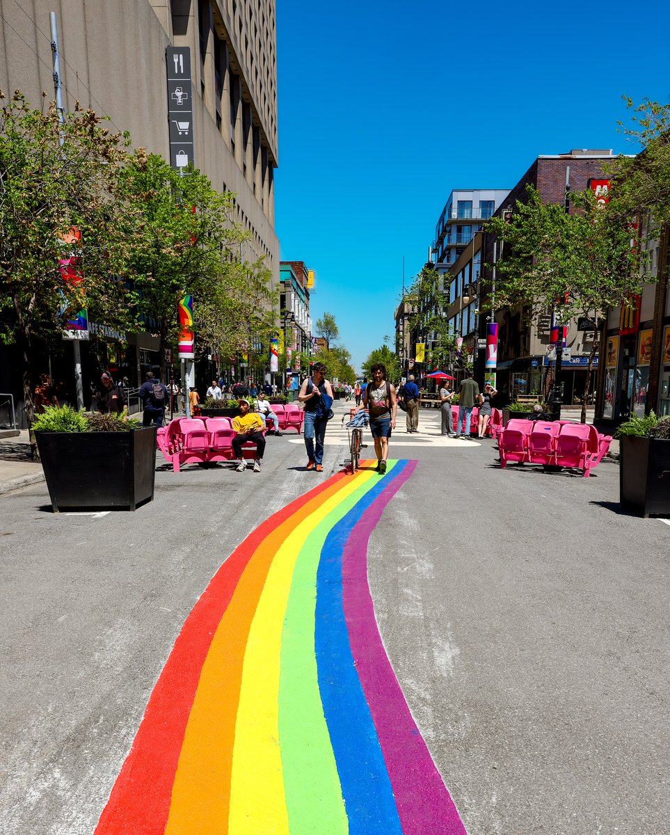 Marcher sur un arc-en-ciel à Montréal, c’est possible 🌈

📷 @jfsavaria #Montréal #MTLmoments #PhotoduJour