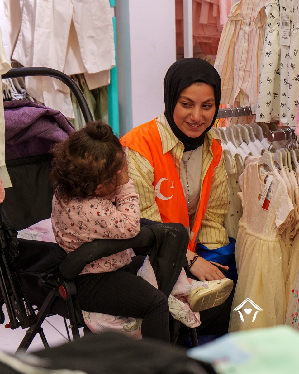 Yepyeni bir bayramlığın sevinciyle nice çocuk bayram sabahına neşeyle uyanıyor!🤩
Siz de bir çocuğun bayram sevincine vesile olun. 
💌 Bayramlık kıyafet: 1500 TL

🌐 İnternet sitemiz üzerinden online olarak veya banka hesap numaralarımıza bağışlarınızı ulaştırabilirsiniz.