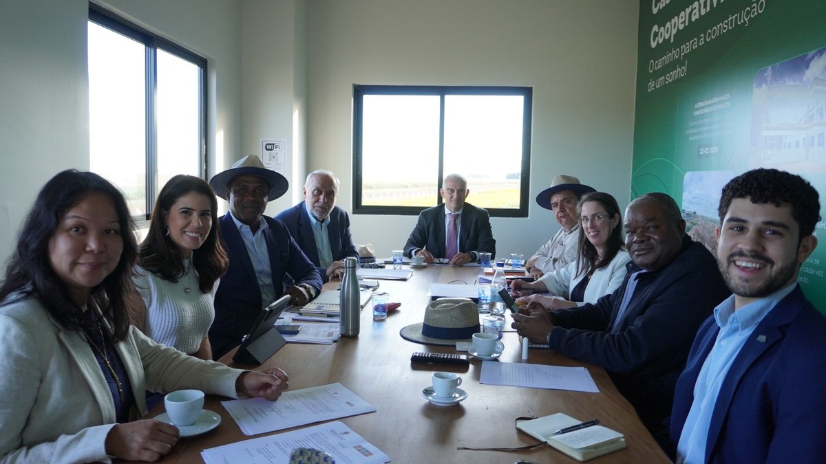 🌐 No passado dia 21 de maio, a #CONFAGRI assumiu a Presidência da Mesa da Assembleia Geral da #OCPLP, sendo representada pelo seu Secretário-Geral, <a href="/NunoSerra/">Nuno Serra</a>.

👉 Saiba mais em confagri.pt/confagri-assum….

#ConnoscoCrescePortugal