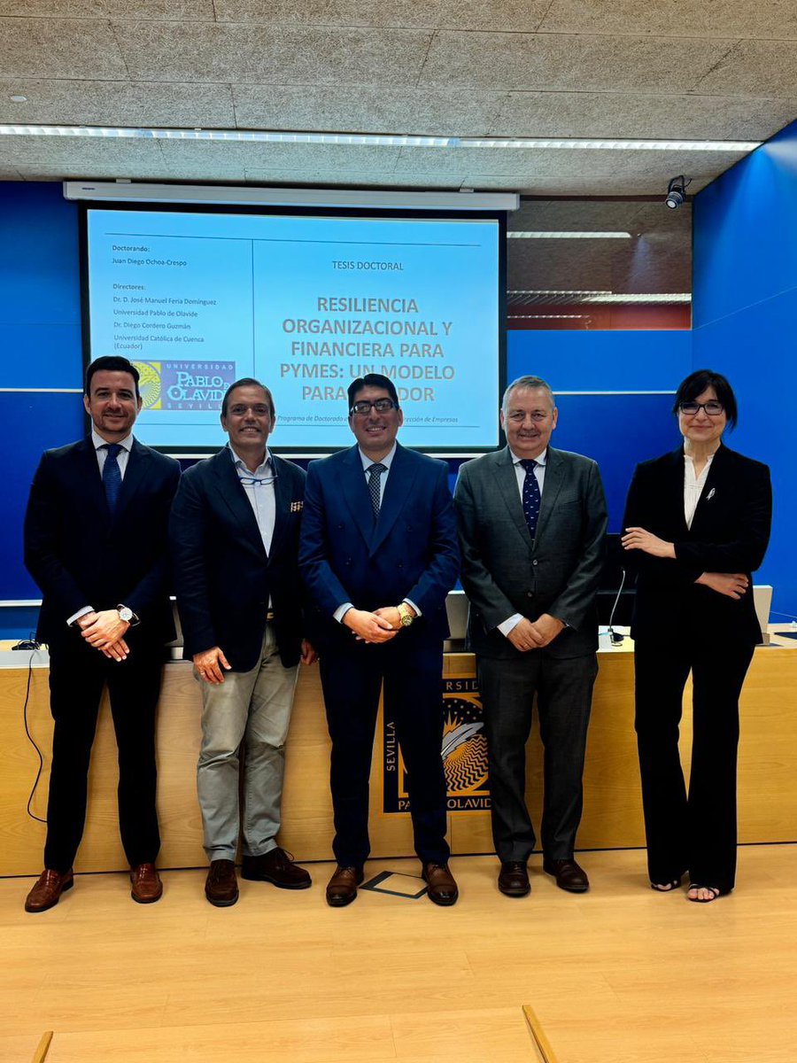 Feliz✨de tener un nuevo #doctor 👨🏻‍🎓en <a href="/pablodeolavide/">Pablo de Olavide</a>. Un privilegio haber dirigido la #tesis de Juan Diego Ochoa, profesor de <a href="/UCatolicaCuenca/">Universidad Católica de Cuenca</a> #Ecuador. Gracias al tribunal <a href="/mpgirpui/">Pilar Giráldez Puig</a>, Antonio Blanco <a href="/unisevilla/">Universidad de Sevilla</a> y Horacio Molina <a href="/LoyolaAnd/">Universidad Loyola</a> por sus comentarios y recomendaciones🙏