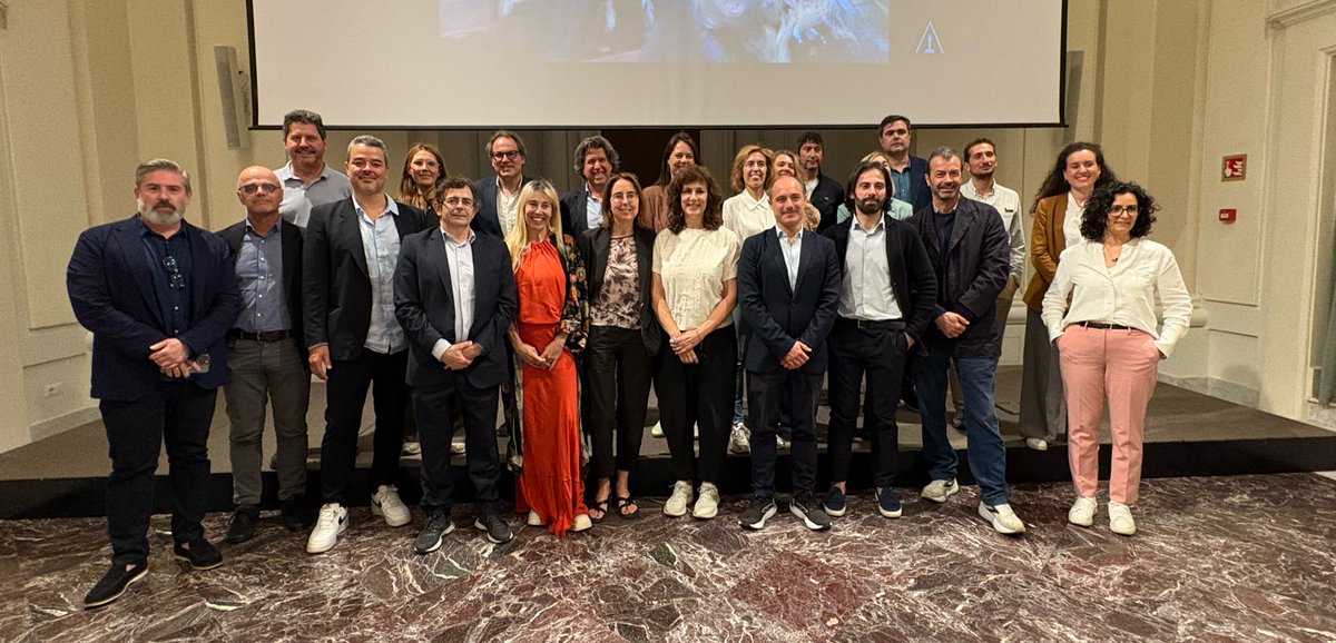 Film Madrid (@film_madrid) on Twitter photo 🤝 La <a href="/ComunidadMadrid/">Comunidad de Madrid</a> impulsó un encuentro clave para potenciar las sinergias con la industria audiovisual italiana.
🎬 Contó con la participación de 11 productoras madrileñas, 8 italianas y de <a href="/CulturaCMadrid/">Cultura▪️Comunidad de Madrid</a>, <a href="/CineICAA/">ICAA</a> y <a href="/CinemaMiC_it/">CinemaMiC</a>.
+info: madrid.org/filmmadrid/not… 🤝 La <a href="/ComunidadMadrid/">Comunidad de Madrid</a> impulsó un encuentro clave para potenciar las sinergias con la industria audiovisual italiana.
🎬 Contó con la participación de 11 productoras madrileñas, 8 italianas y de <a href="/CulturaCMadrid/">Cultura▪️Comunidad de Madrid</a>, <a href="/CineICAA/">ICAA</a> y <a href="/CinemaMiC_it/">CinemaMiC</a>.
+info: madrid.org/filmmadrid/not…