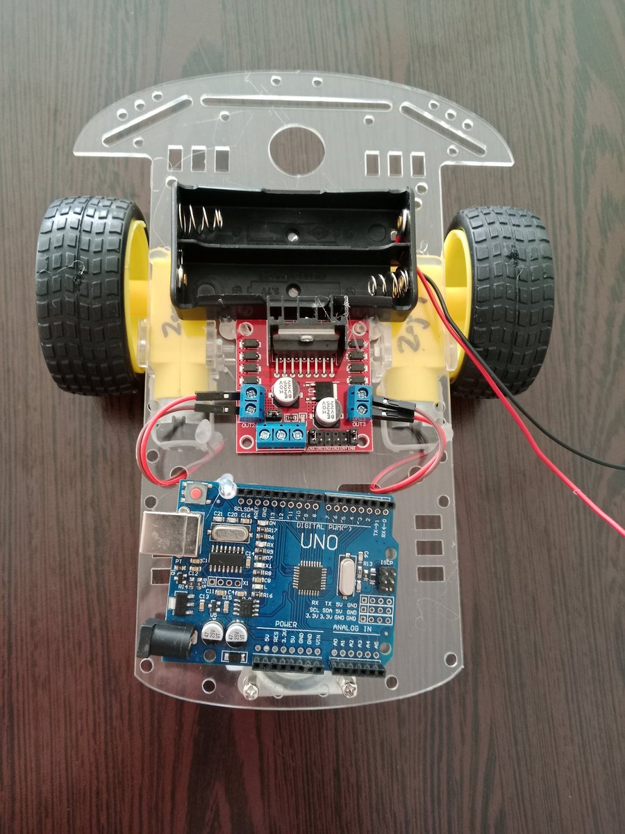 ipek_esinn's tweet image. Kendi işim dışinda herseyle ugraşan ben.Kargo arabası birincilik aldı😎
#STEM #RobotikKodlama #MakerHareketi #AnnelikDokunuşu.