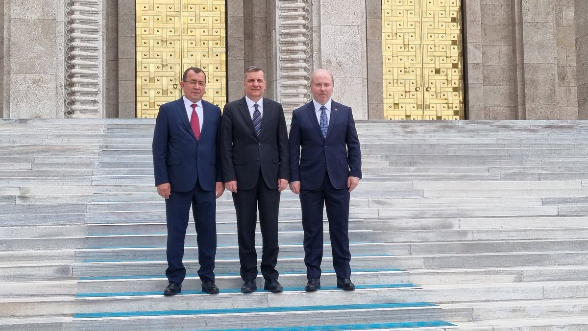 #Biga Ticaret Borsası Başkanı Bülent Baş ve Meclis Başkanı Kahraman Soydan Meclis'te ziyaretimize geldiler. Nazik ziyaretleri için çok teşekkür ederiz.