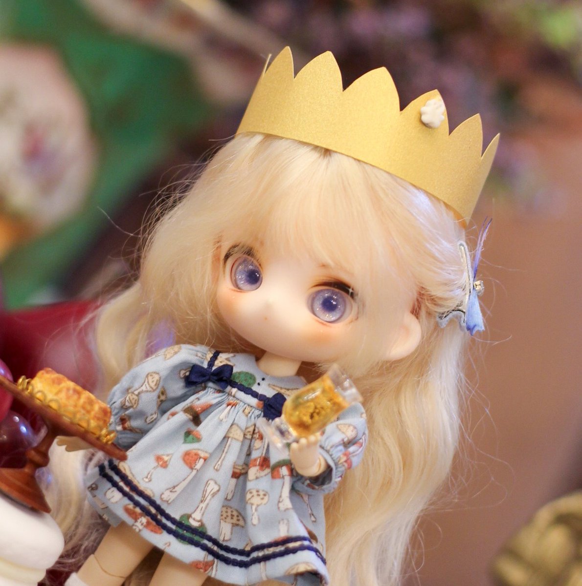 페브를 찾은 오늘의 여왕👑

#솜뭉치샵 #지햇님 #밀크바74