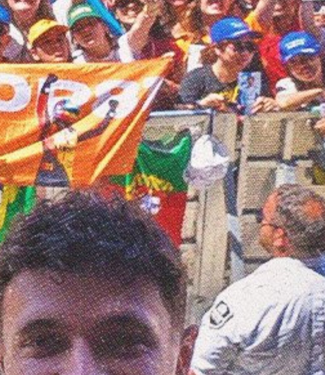 GETlTWRONG's tweet photo. who was the DIVA with the portugal flag omg https://t.co/ANdljwop9l