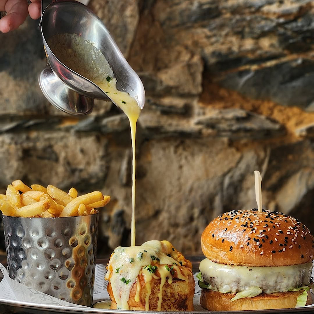 CAPE TOWN WINTER SPECIAL ALERT ‼️🍔🦞

The B&amp;L Cheeseburger, Half Lobster Roll Slider, Fries &amp; Lemon Garlic Butter - ONLY R199 at Burger &amp; Lobster, located in the heart of Bree Street, Cape Town! 

Think New York, with a South African Twist … 🍽️🍔🦞 restaurants.co.za/burger-lobster…