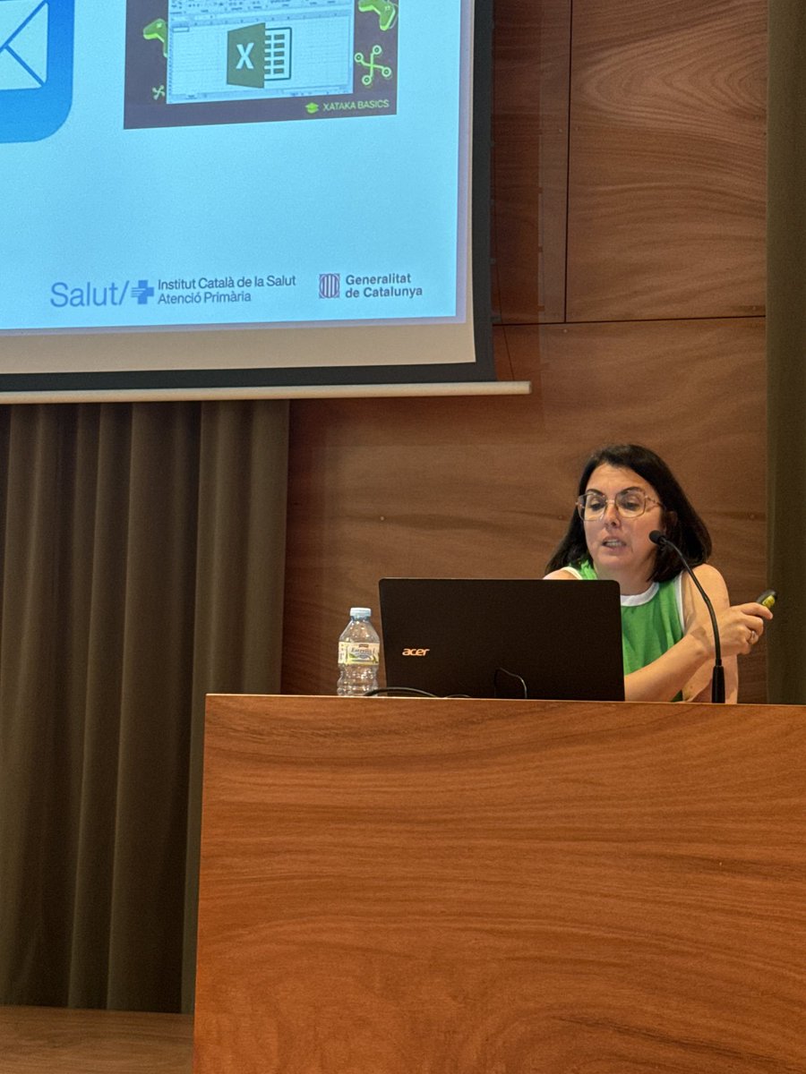 🤝 Treball en equip per una atenció residencial de qualitat! Elena López lidera l’equip de la #GAPiCBaixLlobregat per garantir una resposta eficient i adaptada amb les residències.
#AtencióResidencial #JornadaCrònics25 #CrònX <a href="/primariaicscat/">Atenció Primària i a la Comunitat de l'ICS</a> ⁦<a href="/salutcat/">Salut</a>⁩
