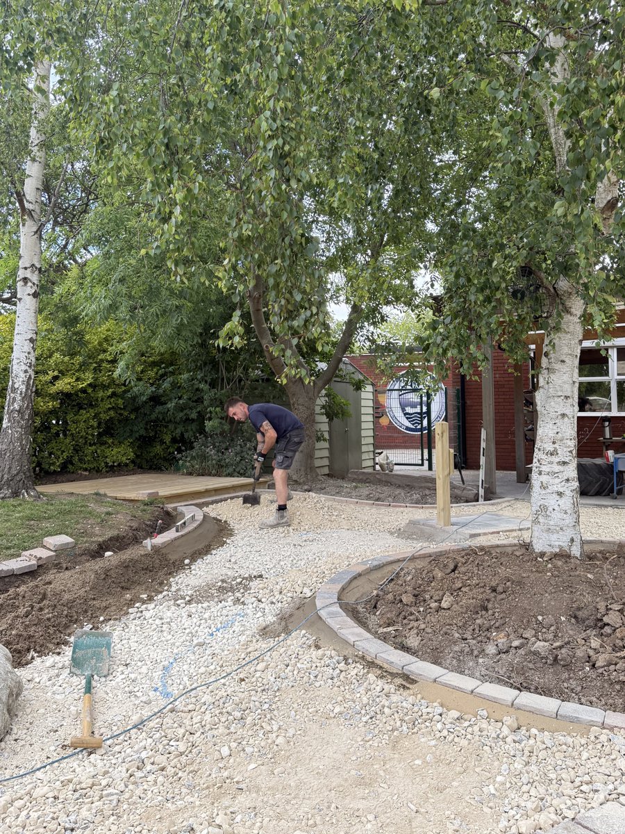 NewbyLeisureLtd's tweet photo. Day 4✨

@Middlethorpepr1 📍

The rubber base is now down, in preparation for the artificial grass to be laid beneath the clamber stack🤸

Also, most of the edgings are now in place and the water stream is starting to take shape!💧

We can’t wait to see what next week brings👏 https://t.co/XIgdnT1gLn