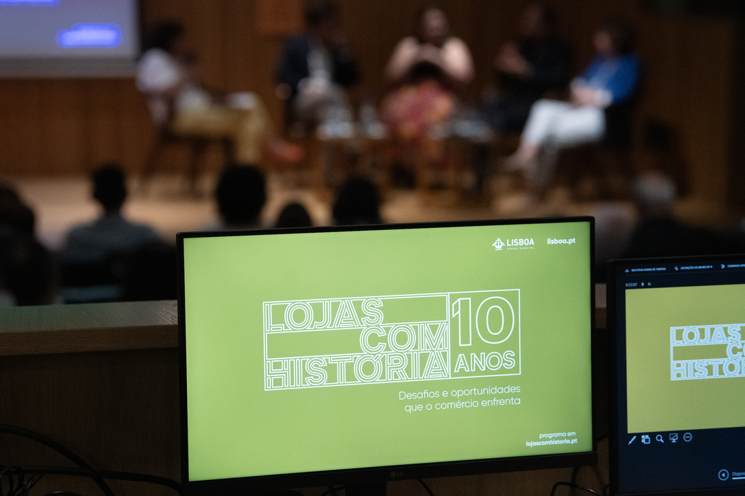 A conferência “O presente e o futuro do comércio de proximidade” assinalou ontem, 29/05, os 10 anos do programa municipal de Lojas com História, evento onde foi apresentada a Estratégia para a Economia de Proximidade de #Lisboa. Saiba mais 👉 swki.me/i4pewmIv