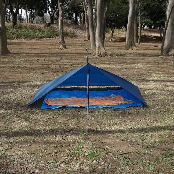 urawaRIMBA's tweet photo. TRAIL BUMから絶妙なサイズ感のタープが再入荷しました。

ソロ用のハイカータープとして。
またハンモックやバイクパッキングにも相性の良いアイテム。

12箇所のタイアウトループでいろいろなシチュエーションで設営可能です。

https://t.co/khn94iaazq

#trailbum #トレイルバム #ソロタープ https://t.co/38vk4qz37Y