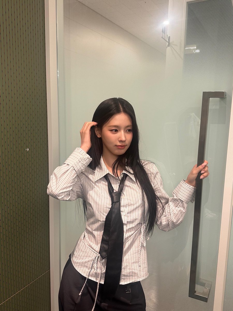 cmyarchive's tweet image. [250530]🐰 on 🫧