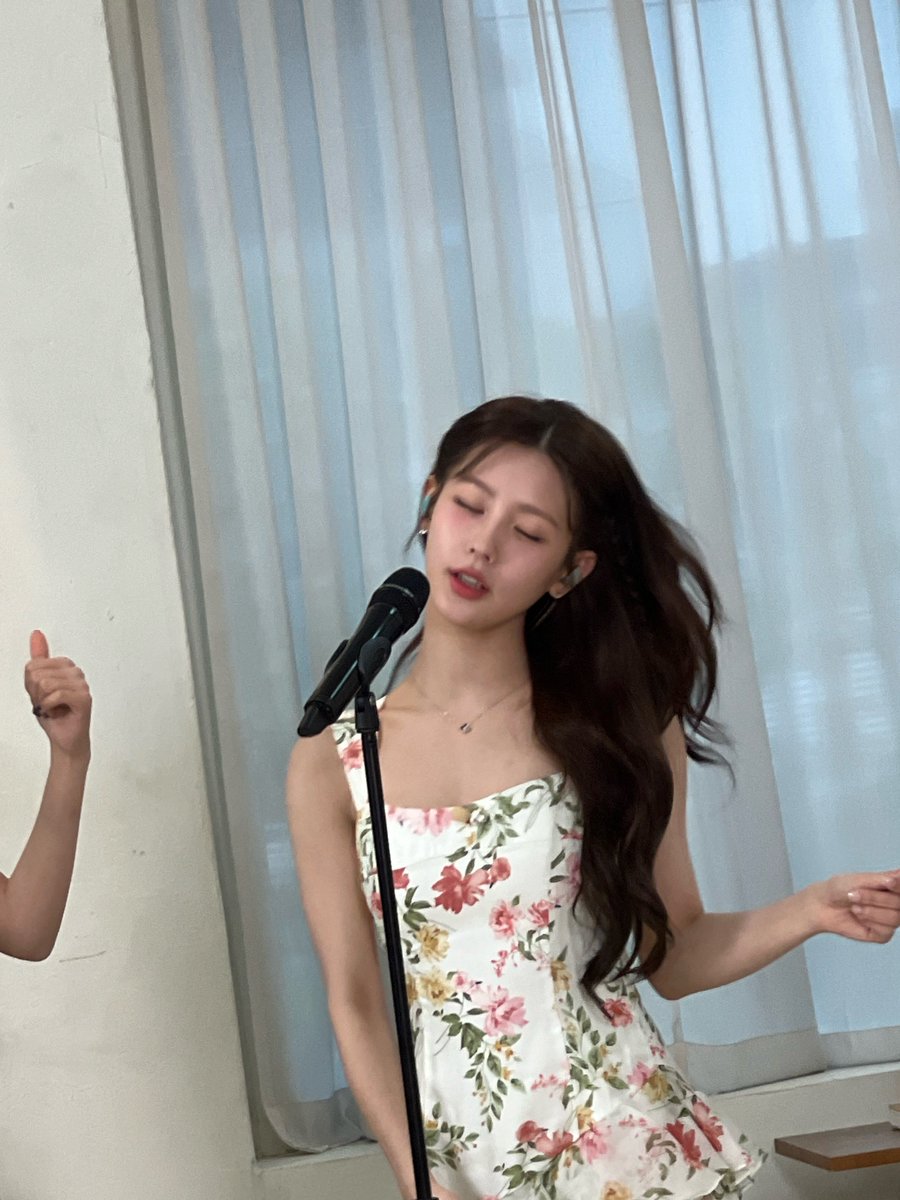 cmyarchive's tweet image. [250530]🐰 on 🫧