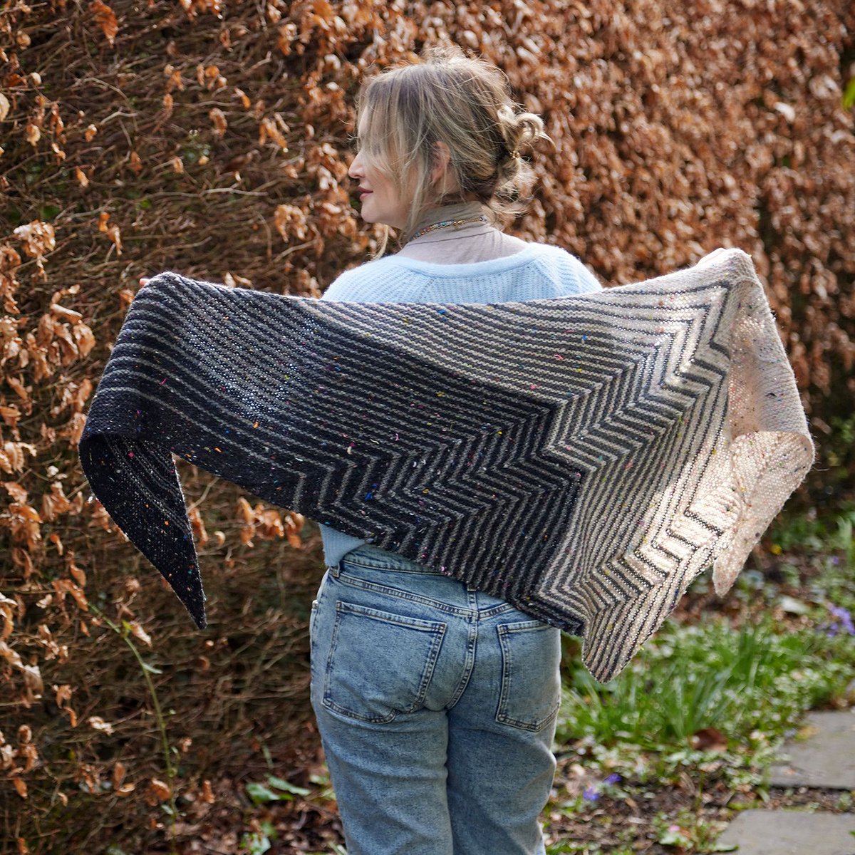 knithacker's tweet image. Do Knitters Dream of 'Electric Sheep'? This Free Pattern Says YES! 👉 buff.ly/0cbF0xw - designed by Beata Jezek #knitting #freepattern