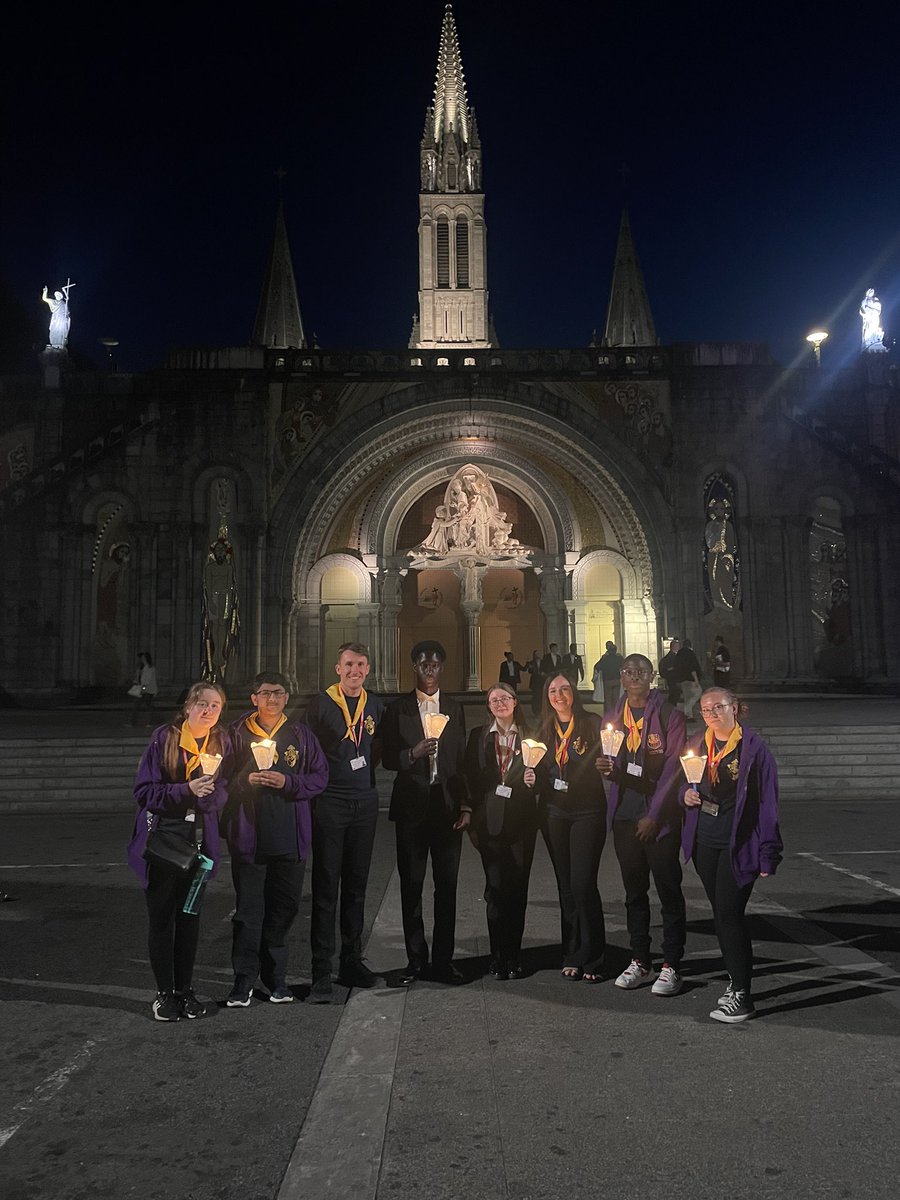It’s our last day in Lourdes following a lovely final evening spent walking in the Marian torchlight procession alongside our fellow pilgrims from Birmingham and afar🕯️