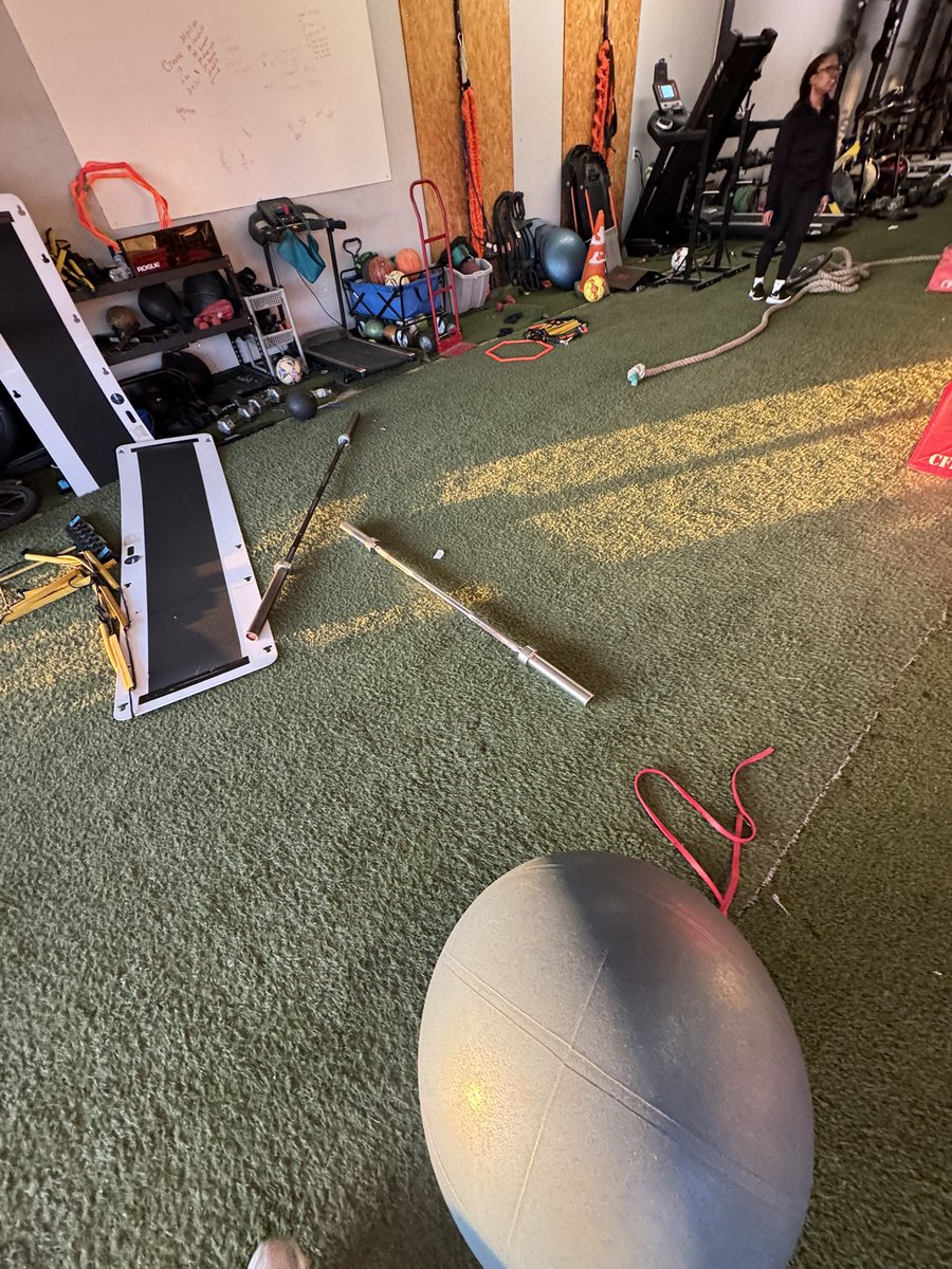 JosephWork27's tweet image. Moring work outs just hit different 🥱