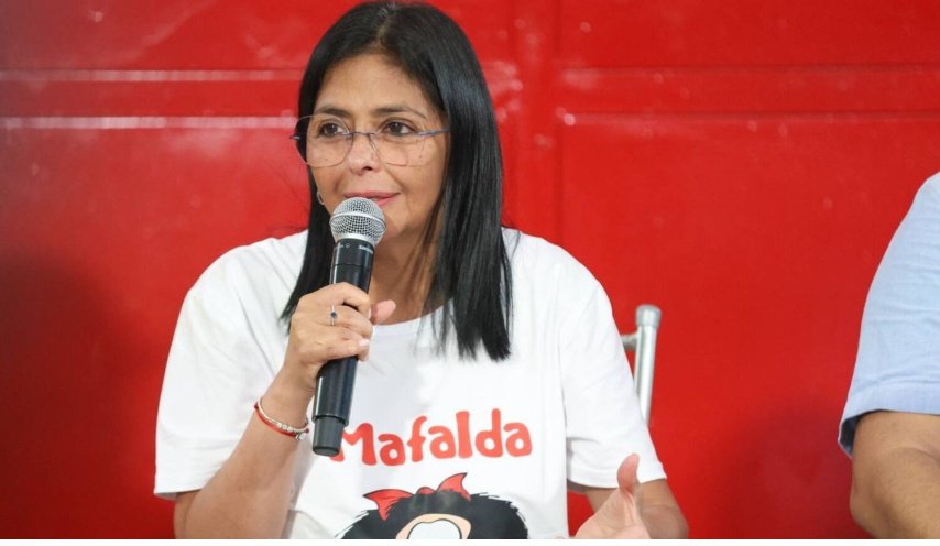 🍂 мєяςє_fιиα2🍂 (@mercede073) on Twitter photo Vicepresidenta Ejecutiva <a href="/delcyrodriguezv/">Delcy Rodríguez</a> : De los 30 países que son víctimas de estas medidas, 5 representan el 46% de las reservas energéticas del planeta.
El bloqueo económico tiene una intencionalidad: apoderarse de los recursos energéticos y abaratar las materias primas. Vicepresidenta Ejecutiva <a href="/delcyrodriguezv/">Delcy Rodríguez</a> : De los 30 países que son víctimas de estas medidas, 5 representan el 46% de las reservas energéticas del planeta.
El bloqueo económico tiene una intencionalidad: apoderarse de los recursos energéticos y abaratar las materias primas.