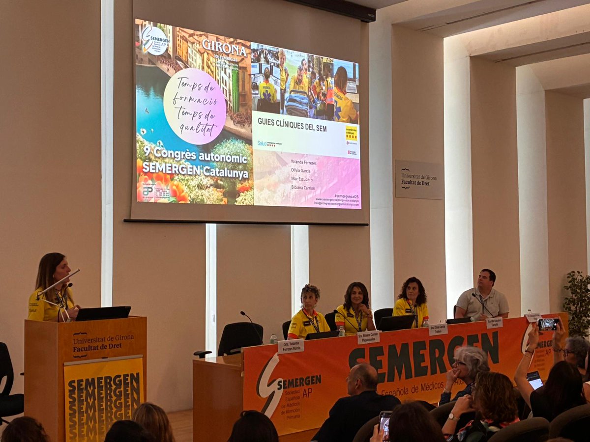 semgencat's tweet photo. #EstàPassant: Presentem a Girona la taula de WebApp-Guies Clíniques del #SEM, en el 9è Congrès Autonòmic de #SEMERGEN Catalunya (Sociedad Española de Médicos de Atención Primaria). 

📸 Representant el #SEM: Yolanda Ferreres, Bibiana Carrión, Olívia García i Mar Escudero.

@SEMERGENap