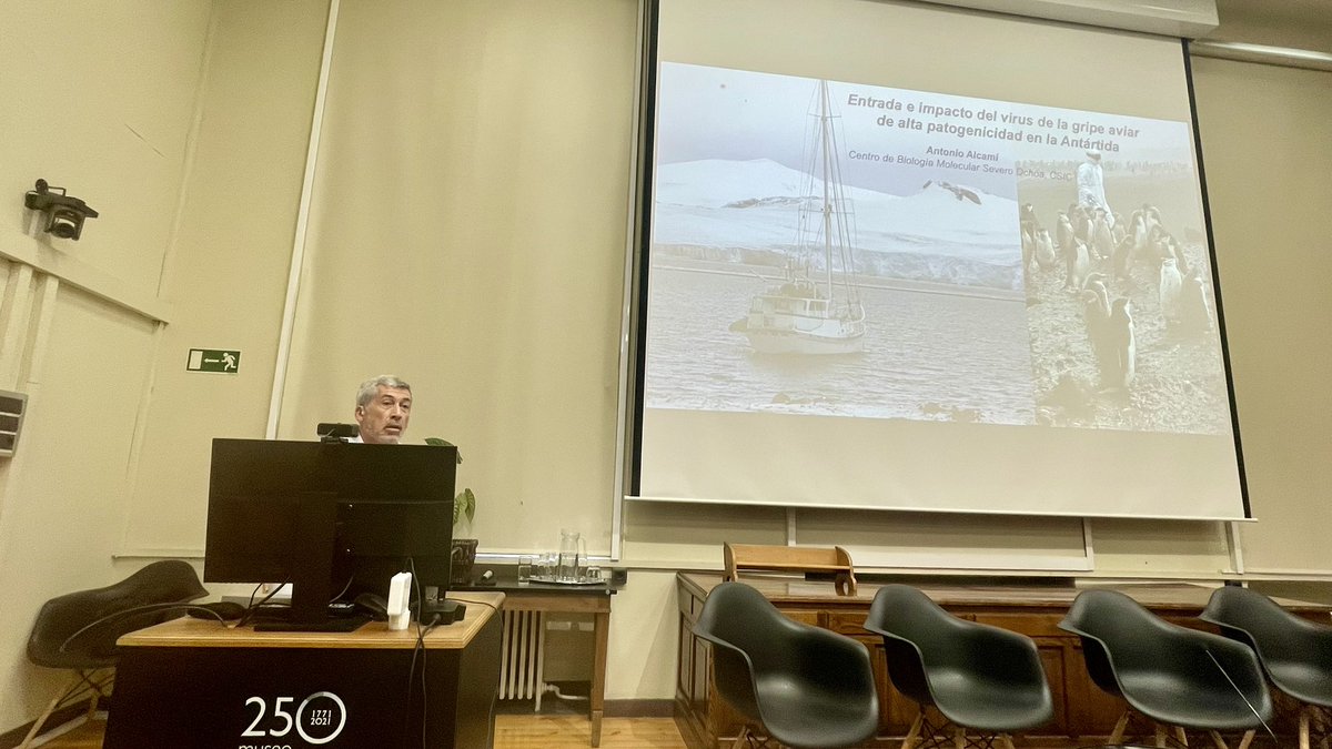 Asuncion (@asundelosrios) on Twitter photo #seminarios_polares_AndresBarbosa comenzando el seminario de Antonio Alcami del <a href="/CBM_CSIC_UAM/">Centro de Biología Molecular Severo Ochoa</a>, hablándonos de la entrada del virus de la gripe aviar de alta patogenicidad en la Antártida. Seminarios <a href="/mncn_csic/">Museo Nacional de Ciencias Naturales</a> #seminarios_polares_AndresBarbosa comenzando el seminario de Antonio Alcami del <a href="/CBM_CSIC_UAM/">Centro de Biología Molecular Severo Ochoa</a>, hablándonos de la entrada del virus de la gripe aviar de alta patogenicidad en la Antártida. Seminarios <a href="/mncn_csic/">Museo Nacional de Ciencias Naturales</a>