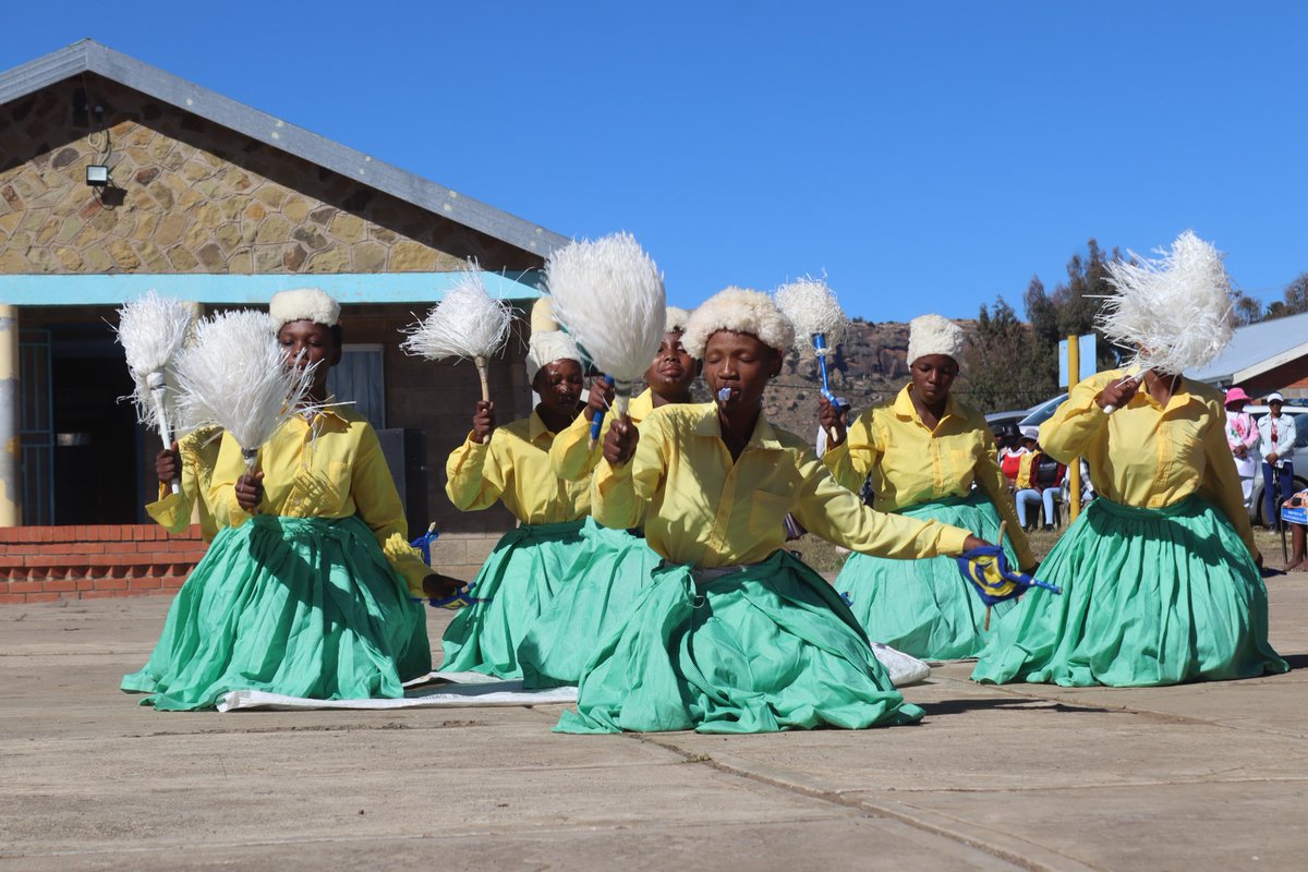 LesothoPR's tweet photo. Her Royal Highness Princess Senate Mohato Seeiso, accompanied by her younger sister HRH Princess Maseeiso Mohato Seeiso, are visiting Likila High School in Butha-Buthe today as part of the Traditional Games Tour.
#HRHSenate #HRHMaseeiso #Selialia  #BasothoPride https://t.co/HydV6T0Co3