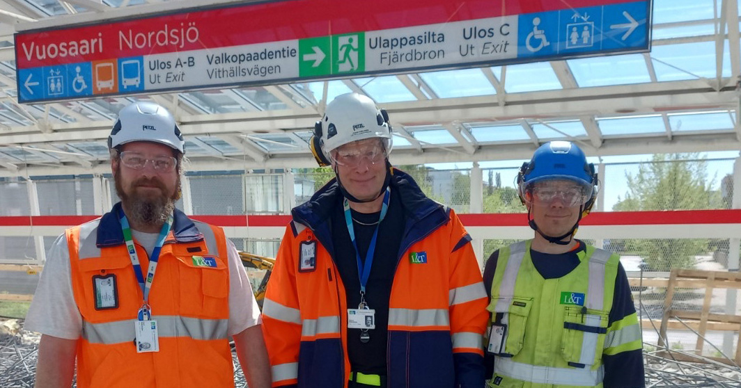 Terveisiä työmaalta! Olemme käynnistäneet mielenkiintoisen uuden yhteistyön pääkaupunkiseudun Kaupunkiliikenteen kanssa Vuosaaren metroaseman työmaalla, jossa osana eri toimijoita L&amp;T:n kiinteistötekniikan palvelut huolehtivat työmaan sähkötöistä.
#turvallisuus #kaupunkiliikenne