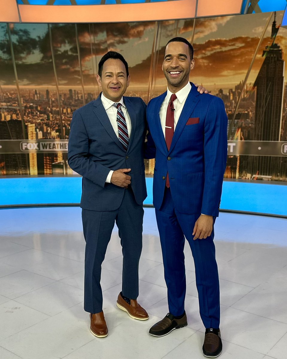 Michael Estime (@michaelestimewx) on Twitter photo Happy Fri-Yay!
We have our first named tropical storm of the season in the Eastern Pacific - Alvin🌀
Join <a href="/CraigHerreraTV/">Craig Herrera</a> & me on <a href="/foxweather/">FOX Weather</a> from 5-8am, ET for more! Happy Fri-Yay!
We have our first named tropical storm of the season in the Eastern Pacific - Alvin🌀
Join <a href="/CraigHerreraTV/">Craig Herrera</a> & me on <a href="/foxweather/">FOX Weather</a> from 5-8am, ET for more!