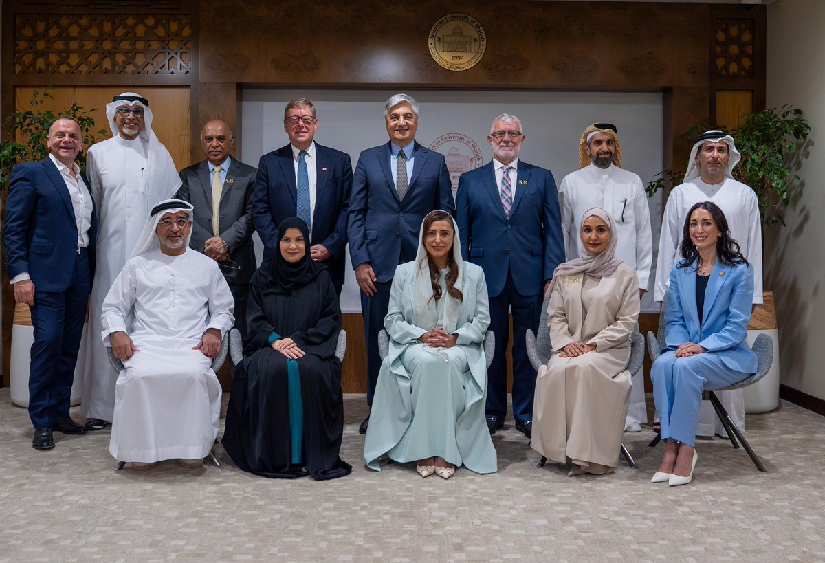 أقر مجلس أمناء الجامعة الأميركية في الشارقة عدداً من القرارات الاستراتيجية لتعزيز القيادة، ودعم التميّز الأكاديمي لأعضاء الهيئة التدريسية، وتحقيق الاستدامة المالية، بما ينسجم مع طموحات الجامعة المؤسسية على المدى الطويل.