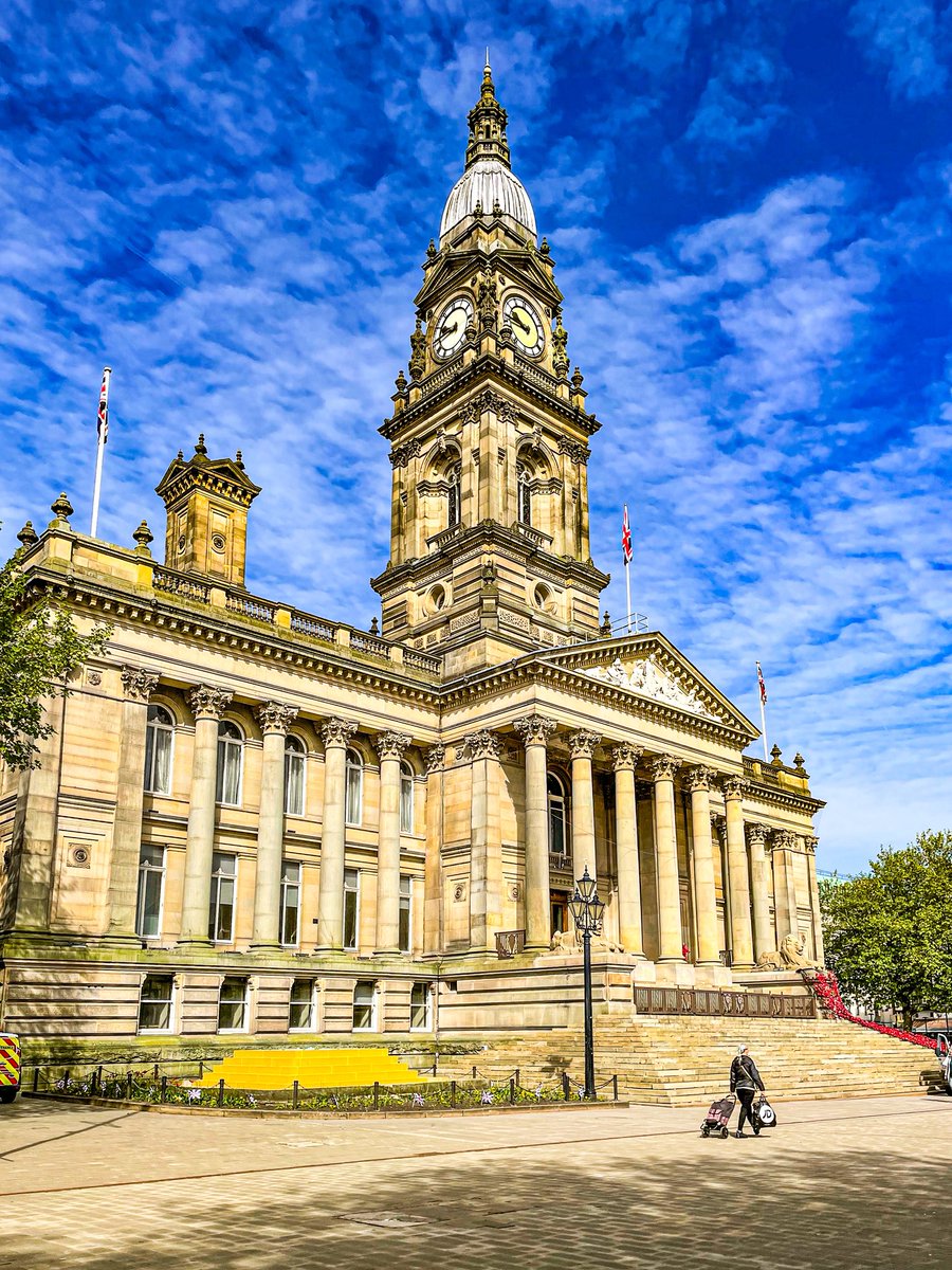 HistoricalMcr's tweet photo. Bolton Town Hall https://t.co/KPYYTqD2Wu