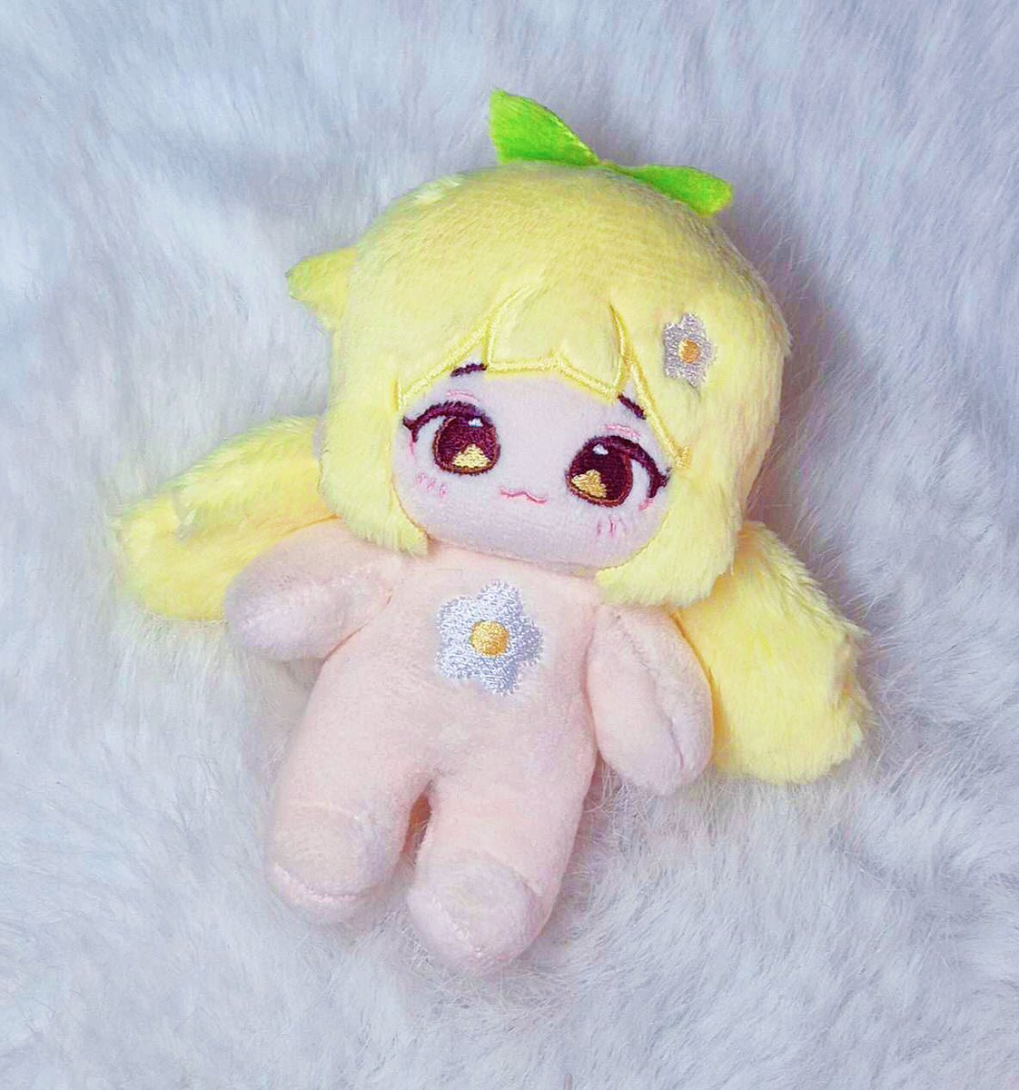 🎶
바나나나나나나~ 
정말 정말 귀여운 바나나소녀 ꒰ঌ(⃔ ⌯' '⌯)⃕໒꒱
멍털을 넣을 때 색상을 달리해서 잎사귀처럼 표현한 인형이에요~ 정말 천재적인 아이디어죠? 🤩🤩‼️👍💗💗💗 

#우리_공장으로_오세요 
#우리_공장을_소개합니다