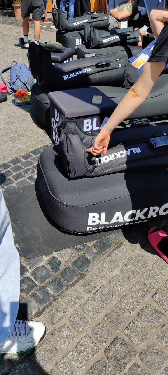 Reinhard Scherbaum (@seem28) on Twitter photo Hat das mit euch zu tun, <a href="/BlackRockDE/">BlackRock Deutschland</a> <a href="/bundeskanzler/">Bundeskanzler Friedrich Merz</a> ? #turnfest <a href="/StadtLeipzig/">Stadt Leipzig</a> Hat das mit euch zu tun, <a href="/BlackRockDE/">BlackRock Deutschland</a> <a href="/bundeskanzler/">Bundeskanzler Friedrich Merz</a> ? #turnfest <a href="/StadtLeipzig/">Stadt Leipzig</a>