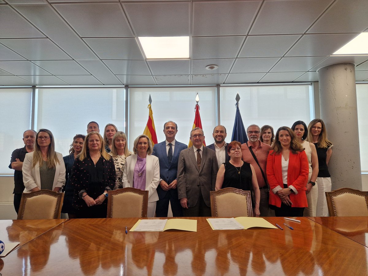 🤝SALUD y CEMSATSE llegan a un acuerdo para organizar la asistencia de urgencia en Atención Primaria en Zaragoza.

ℹ️ Los centros de especialidades darán esta atención desde el próximo 1 de octubre. Lo harán en horario de 15:00 a 22:00 horas.

🔗f.mtr.cool/sgimqlfpog